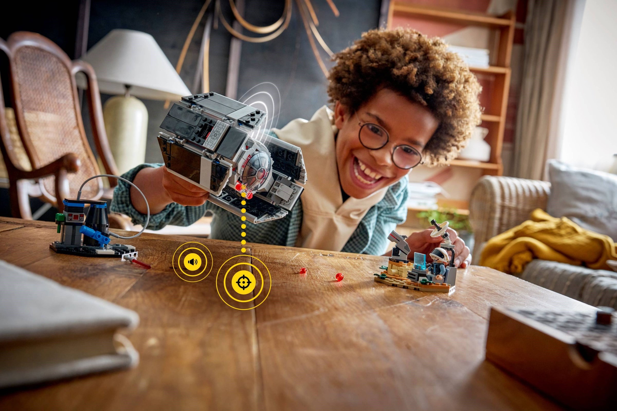 SMART Play™ : le TIE Fighter™ de Dark Vador